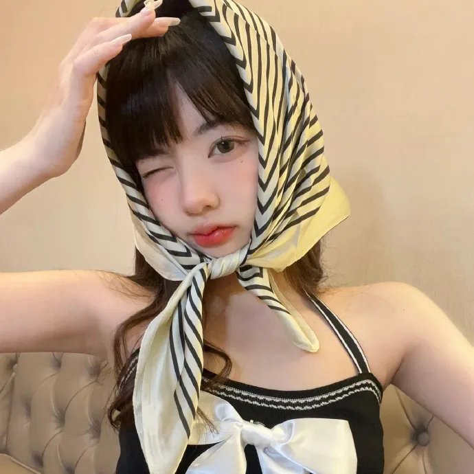 湖畔的女人们
